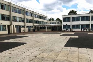 Cours du collège à Montmorency